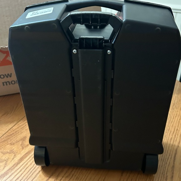 Hot Wheels Car Case Holds 100 Cars NEW
Has pull up handle - Picture 6 of 8